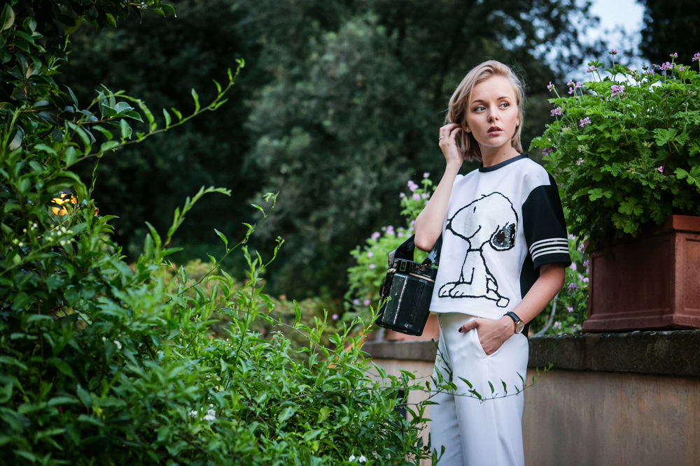 darya kamalova from thecablook in florence with luisaviaroma firenze4ever stylelab wearing fay total look snoopy-57