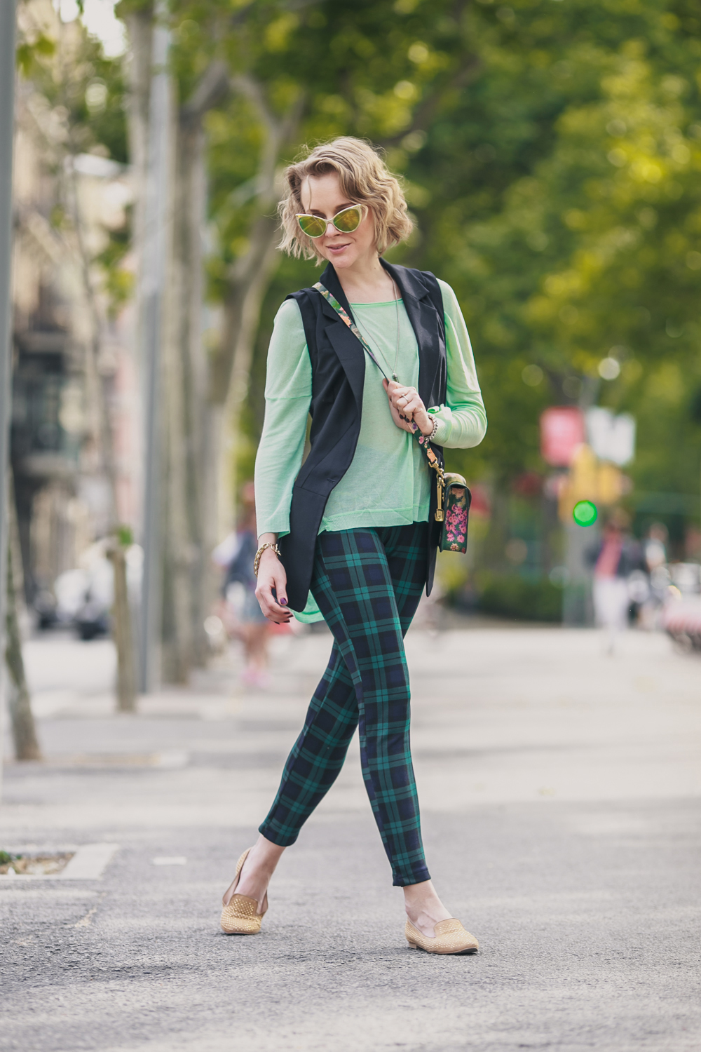 darya kamalova fashion blogger from thecablook in Barcelona wears sophie hulme flower bag with santa clara loafers and sheinside tartan green pants-3213 copy