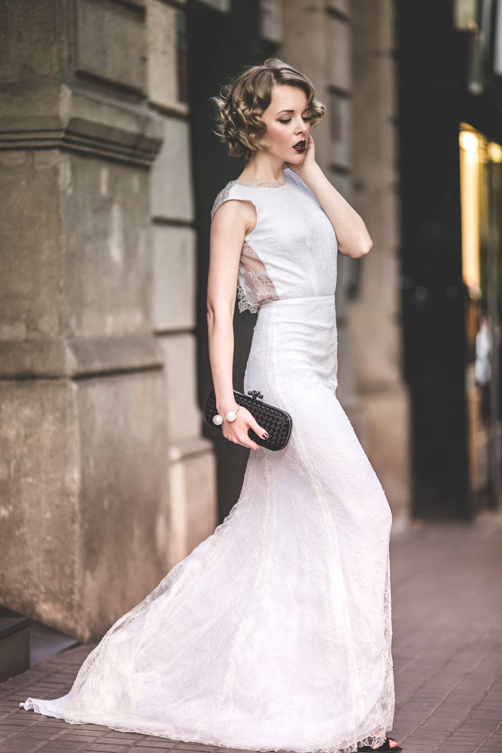 darya kamalova fashion blogger from thecablook in trip in Barcelona Spain with Pronovias 2015 wedding dresses collection catwalk wearing uel camilo white gown bottega veneta knot clutch and black lips-1896