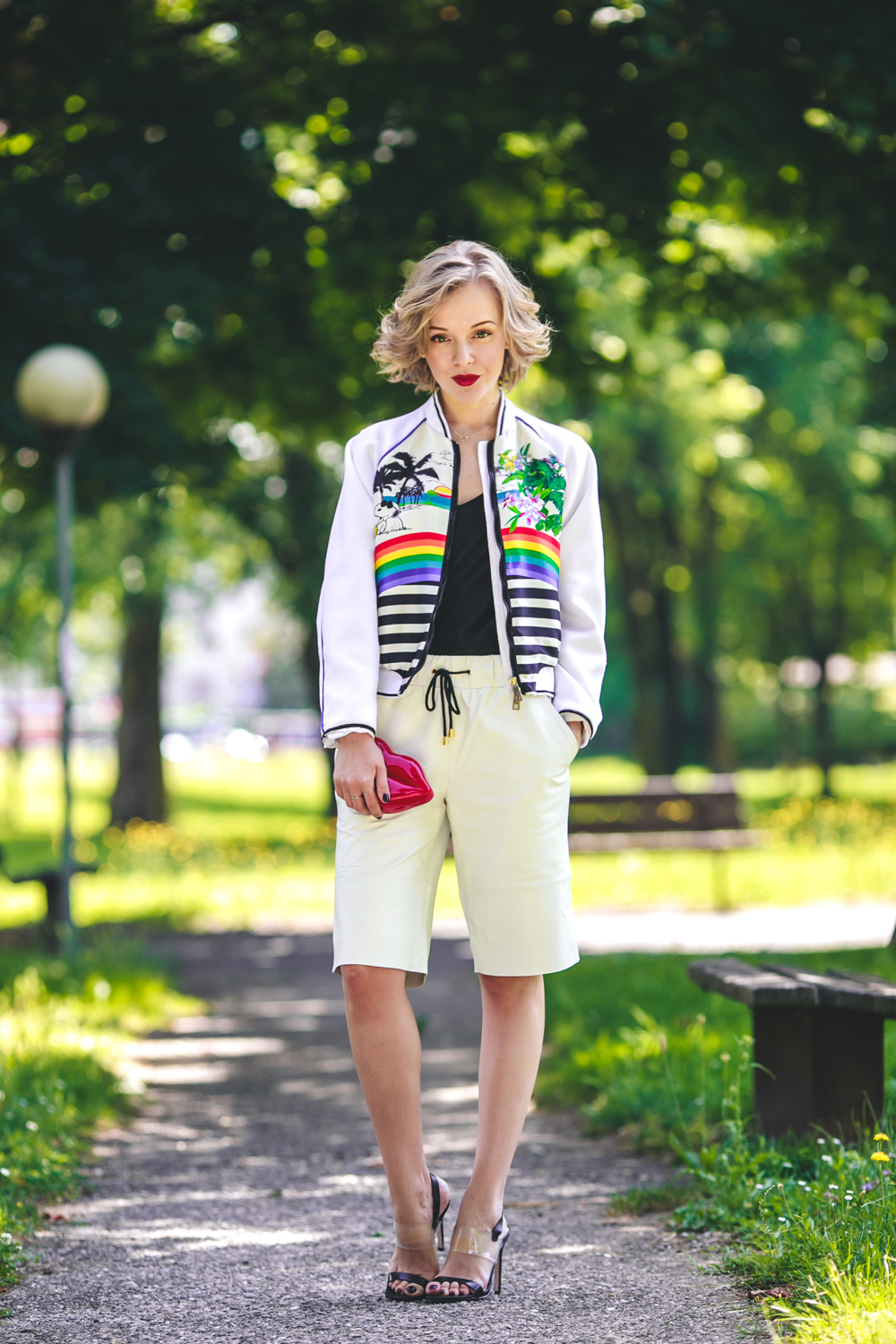 darya kamalova fashion blogger from thecablook is wearing fay snoopy jacket asos white leather shorts cami black top lips vintage clutch-7532 copy