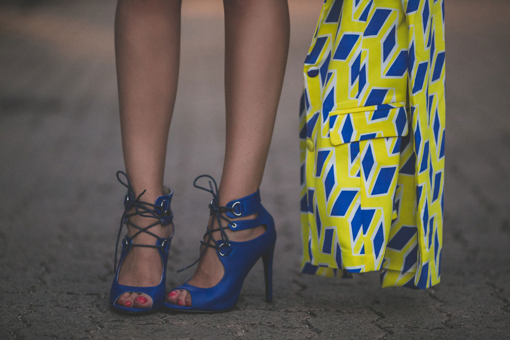 darya-kamalova-thecablook-fashion-lifestyle-blogger-from-thecablook-com-in-puglia-gargano-baia-dei-faraglioni-allegro-italia-in-zara-white-skirt-dolce-gabbana-crossbody-bag-missguided-blue-sandals-1891