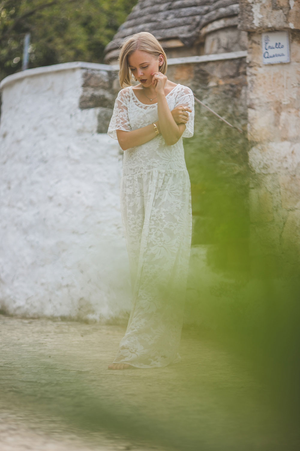 darya-kamalova-thecablook-fashion-lifestyle-blogger-from-thecablook-com-in-agri-trulli-in-puglia-south-italy-wearing-gat-rimon-white-maxi-lace-dress-3967