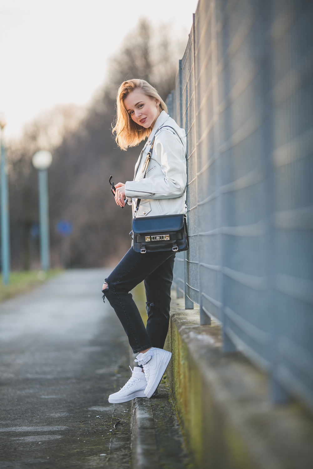 darya kamalova thecablook fashion lifestyle russian italian blogger wears asos total look with nike white air force and proenza schouler ps11 black bag-9778