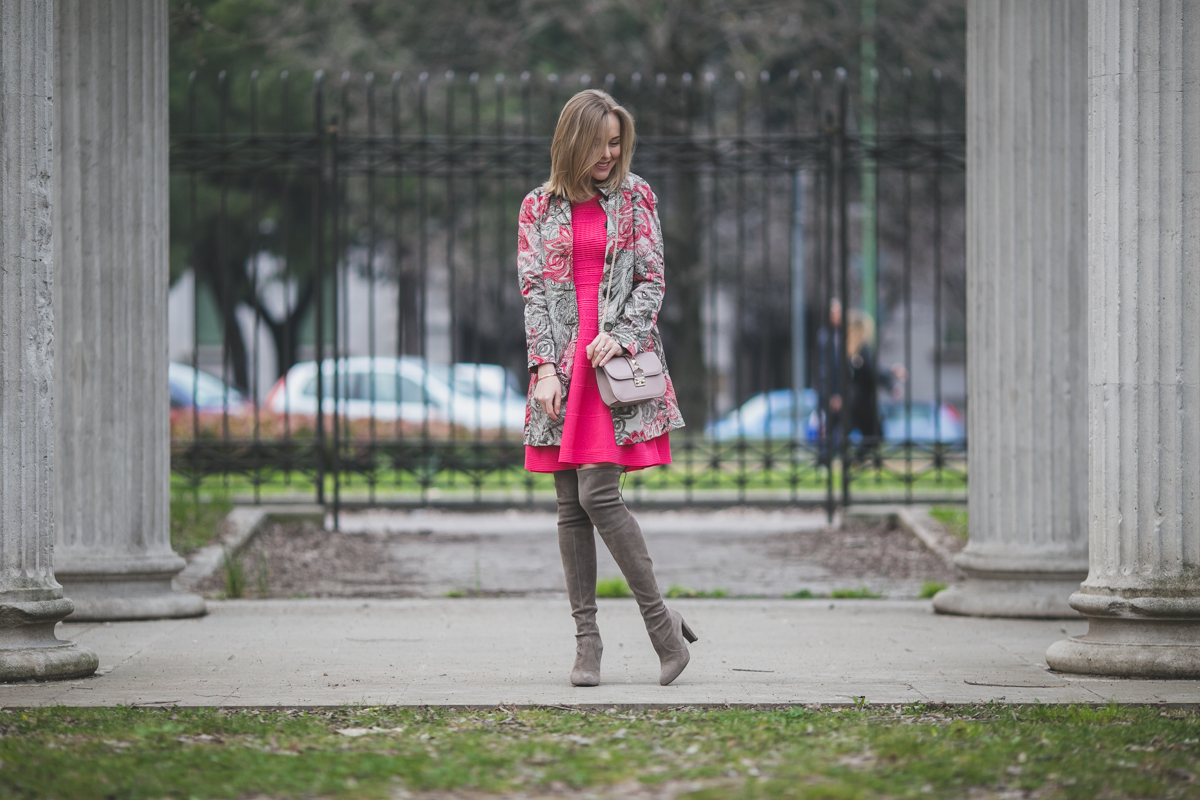 darya kamalova thecablook fashion lifestyle russian italian blogger wears mmissoni pink dress with stuart weitzman over knee boots etro coat and valentino glamrock cipria bag-1907