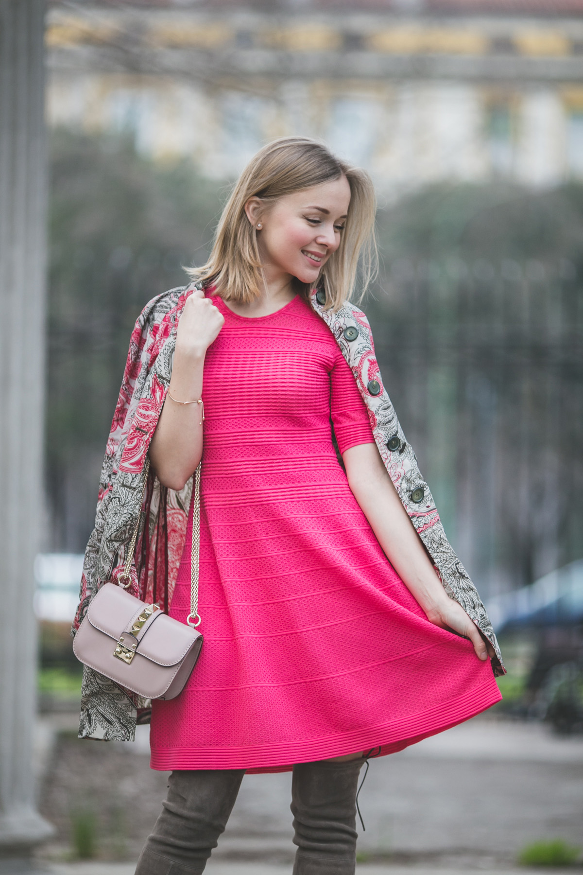 darya kamalova thecablook fashion lifestyle russian italian blogger wears mmissoni pink dress with stuart weitzman over knee boots etro coat and valentino glamrock cipria bag-1959
