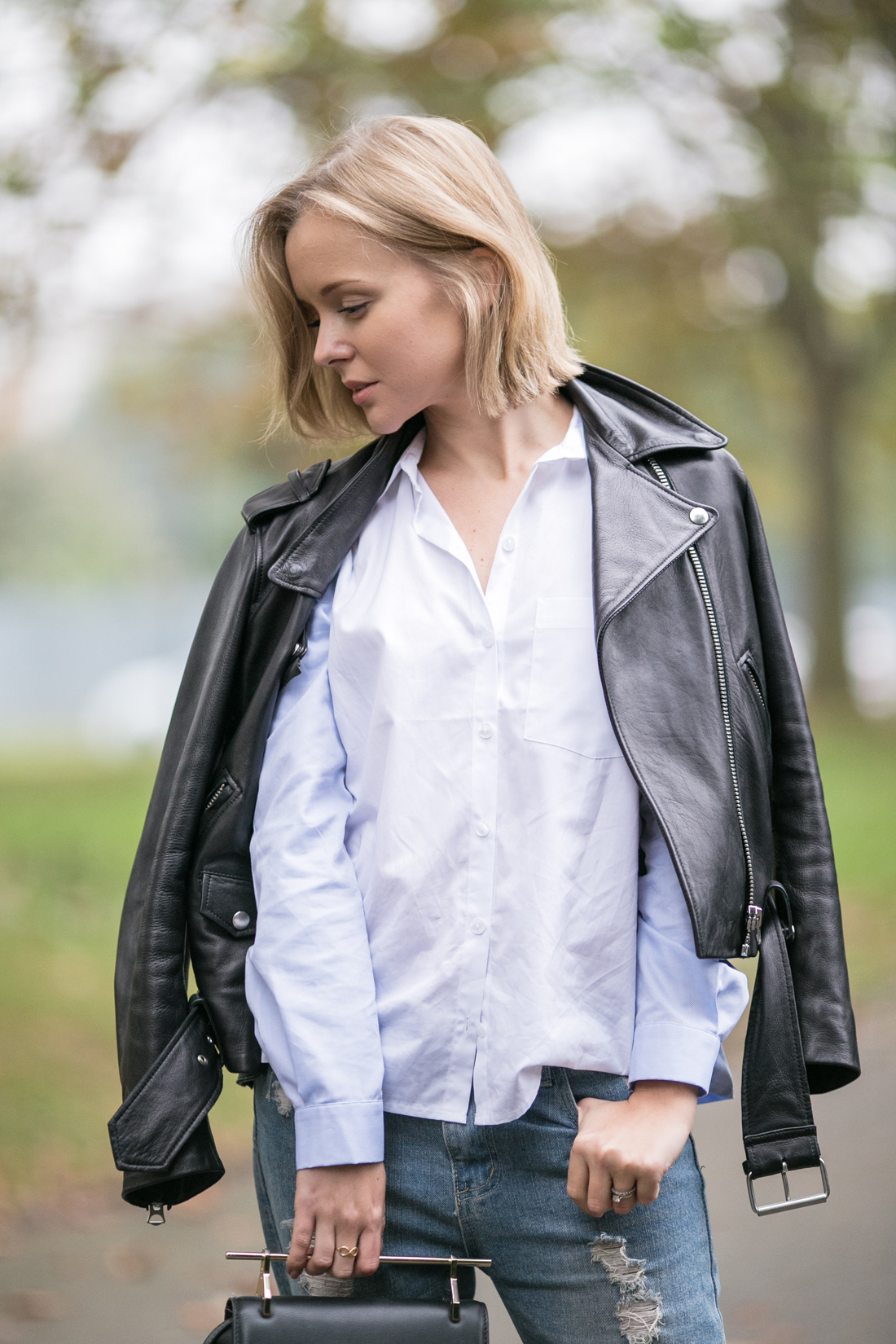 darya kamalova thecablook russian fashion lifestyle blogger in italy outfit spring acne mape leather jacket with boyfriend ripped jeans mules ans m2malletier black bag-6