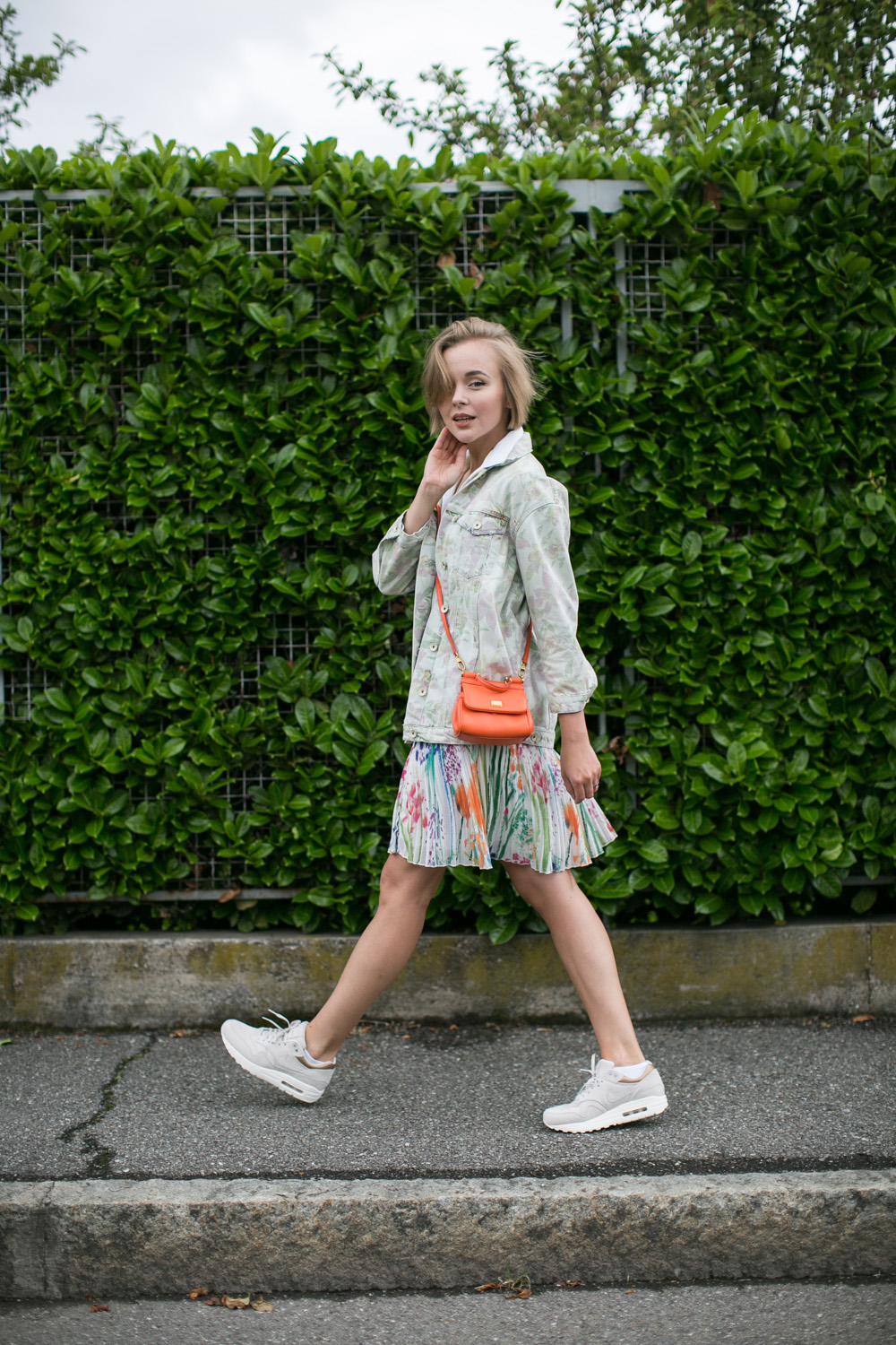 darya kamalova thecablook fashion blogger streetstyle louis vuitton lv palm springs backpack with nike air max trainers italy-37